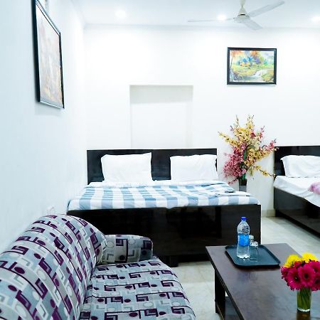 Hotel Tom - Jungpura Chruch Road New Delhi Exterior photo
